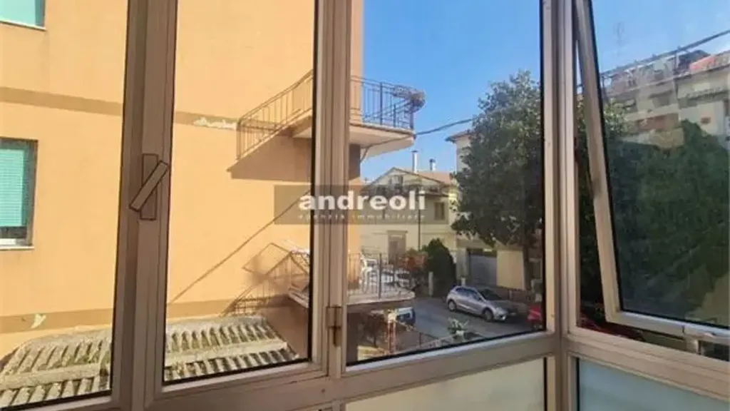 Balcone - Appartamento parzialmente ristrutturato con balcone a Jesi
