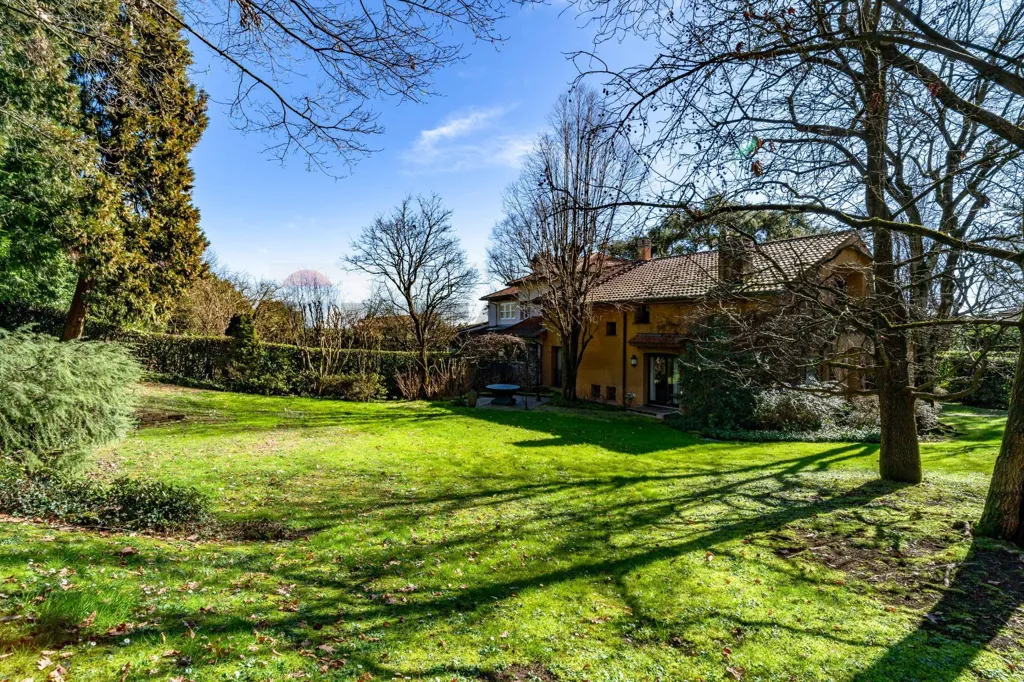 Aed - Bifamiliar Villa with Terrace in Lesmo Green