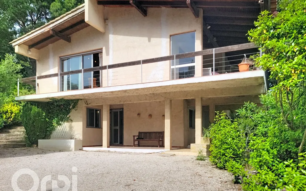 Extérieur - Villa d'Architecte avec Piscine au Castellet