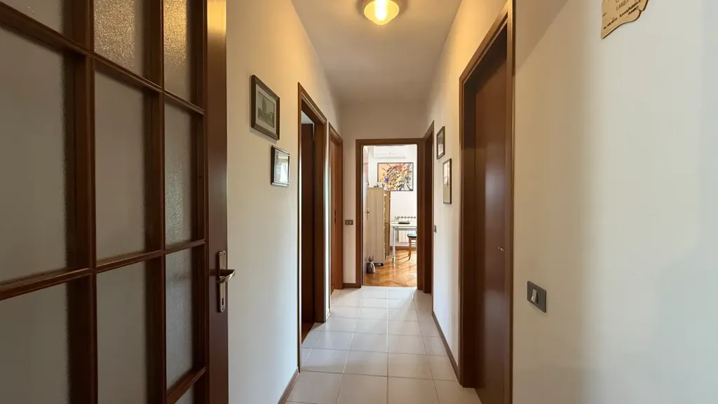 Esik - Bright Apartment with Terraces in Scandicci