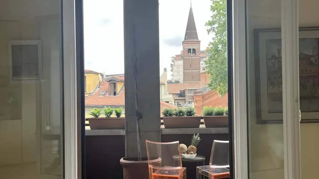 balcony