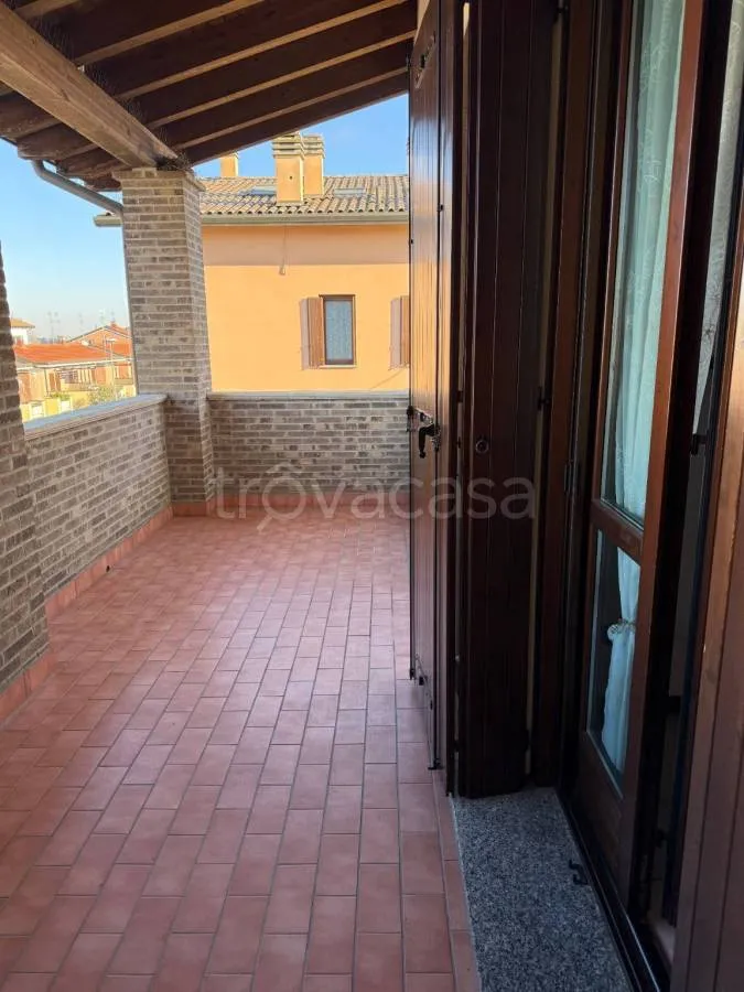 Terrasse - Elegant Apartment with Garage in Cento