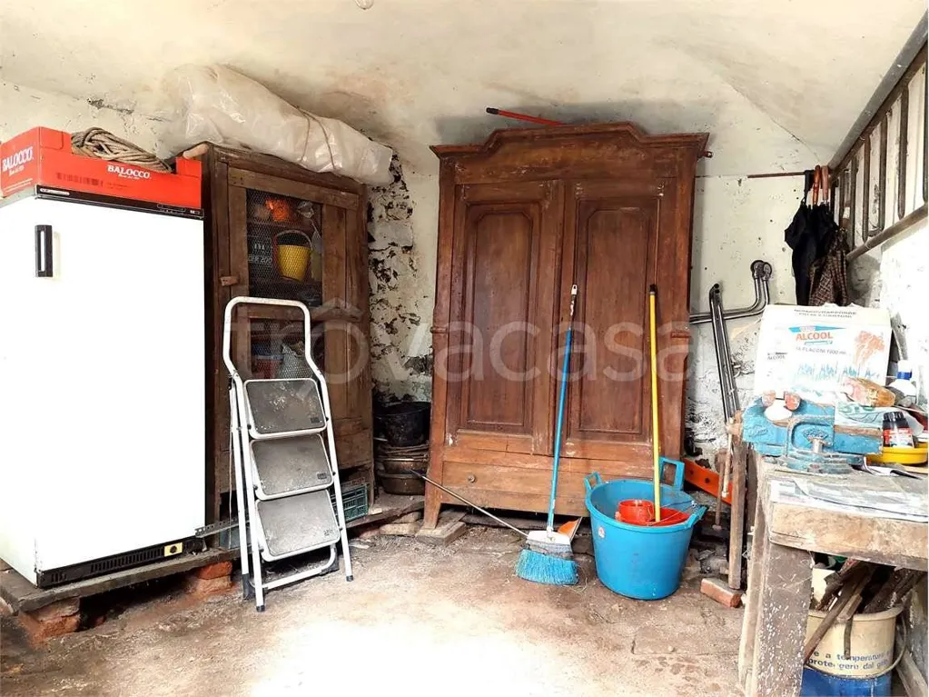 Pesuköök - Apartment with Attic Bedroom in Garessio