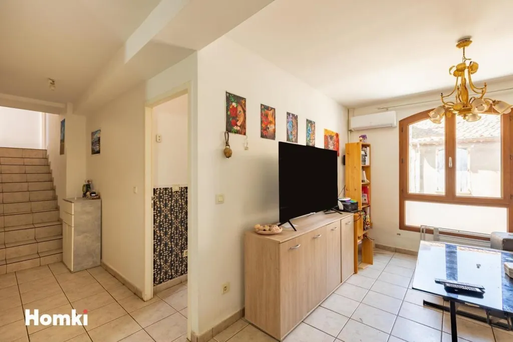 Séjour - Ensemble Immobilier avec 3 Logements à Coursan