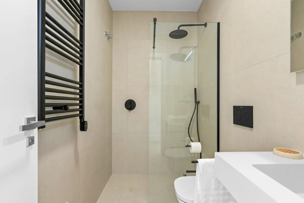Vannitoad - Newly Built Villa with Pool in Los Alcázares