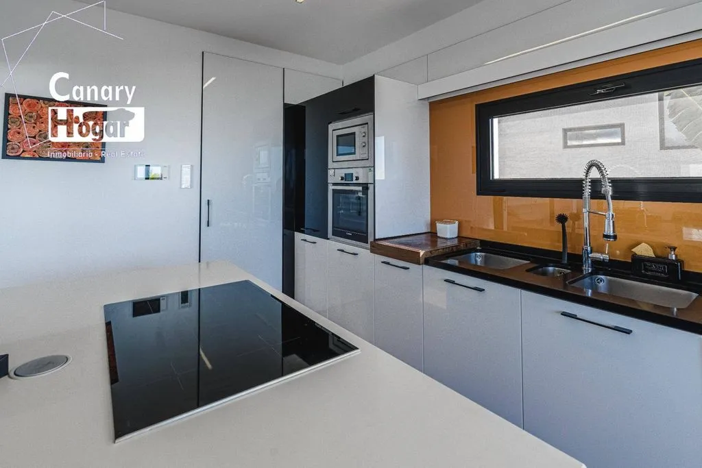 Cuisine - Luxury Villa with Ocean Views in Adeje