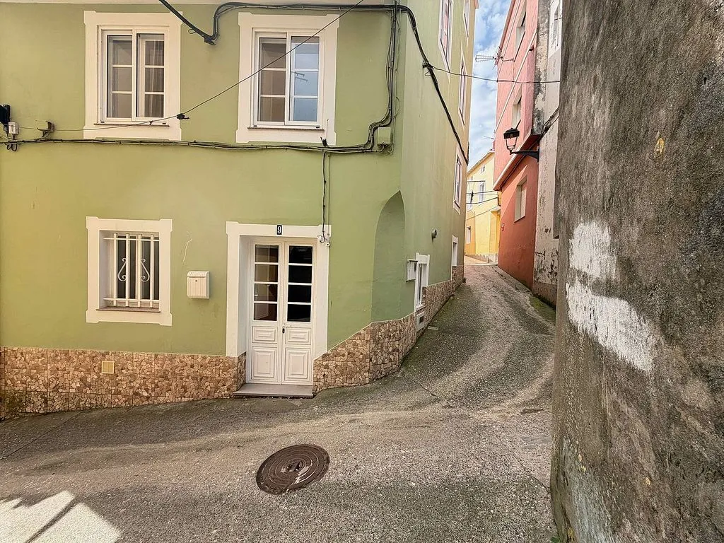 Välivaade - Terraced House with Balcony in Cariño