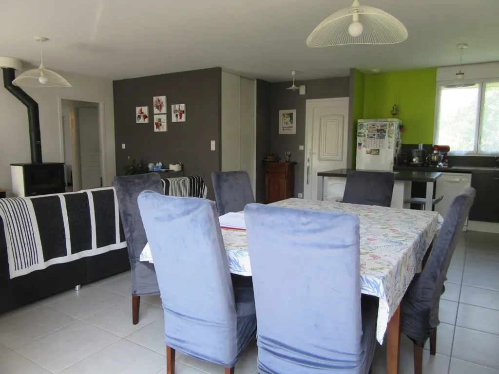 Dining Room - Contemporary Villa with Garden in Nauviale