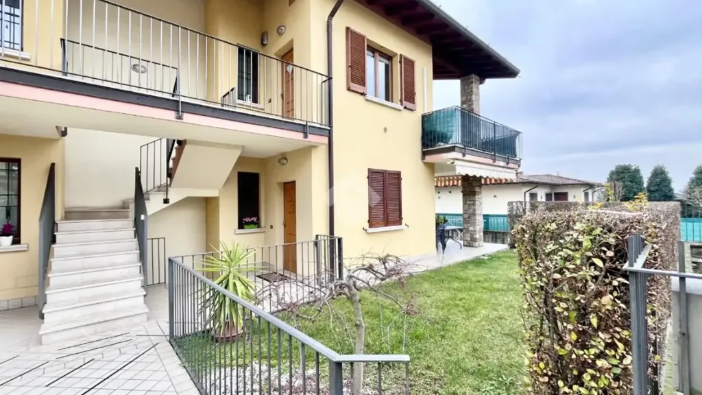 Extérieur - Trilocale with Terrace in Adro