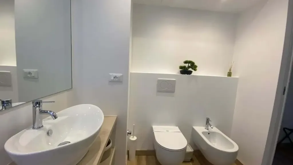 Vannitoad - One-Bedroom Apartment with Balcony in Basiglio