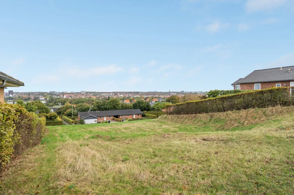 Aed - Year-Round Plot with 5G Coverage in Haderslev