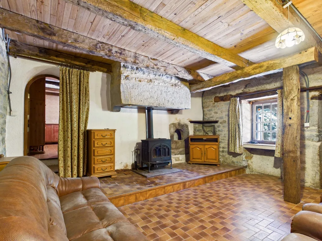 Séjour - Maison en Pierre avec Jardin à Puylagarde