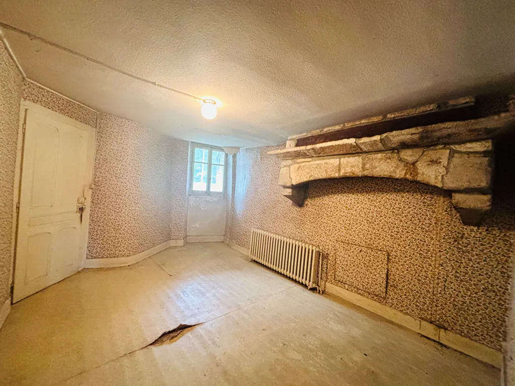 Pièces - Maison à Rénover avec Jardin au Centre de Quingey