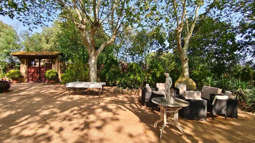Terrasse - Modernist Farmhouse with Pool in Llagostera