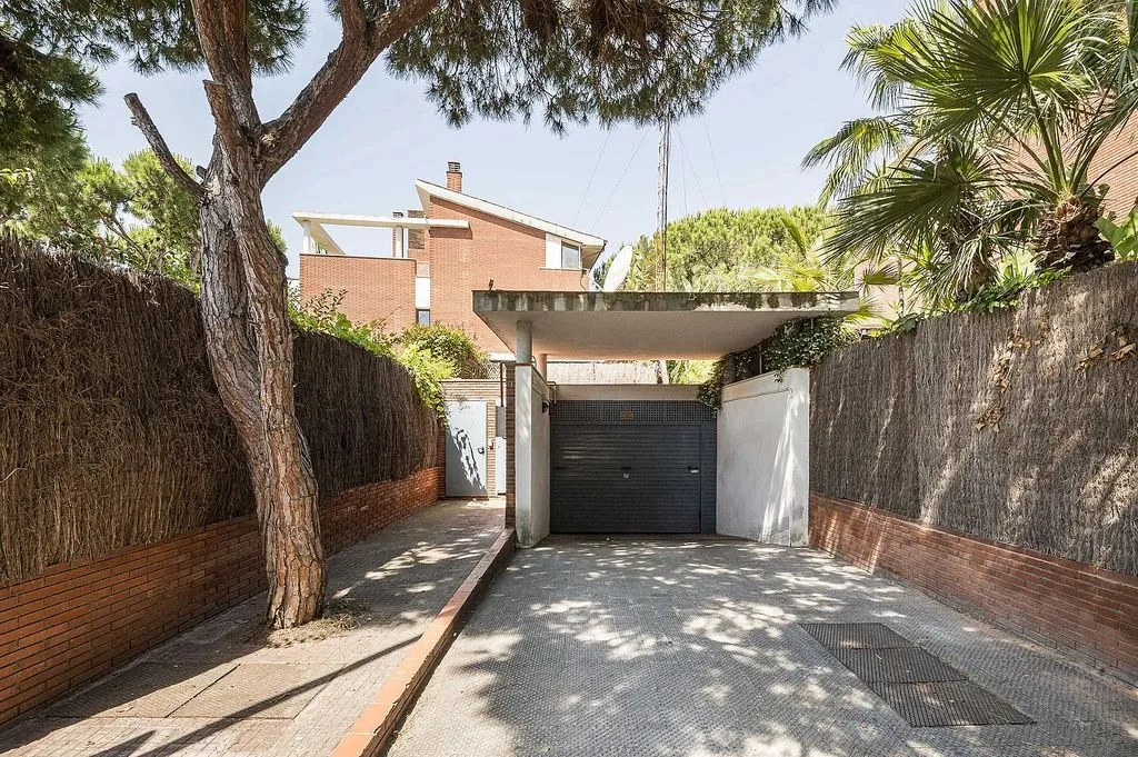 Extérieur - Seafront Semi-detached House with Pool in Gavà Mar