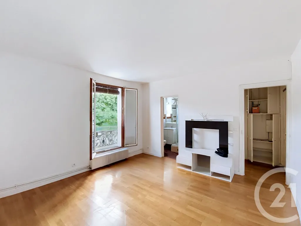 Soggiorno - Bright 2-Bedroom Flat with South View in St Denis