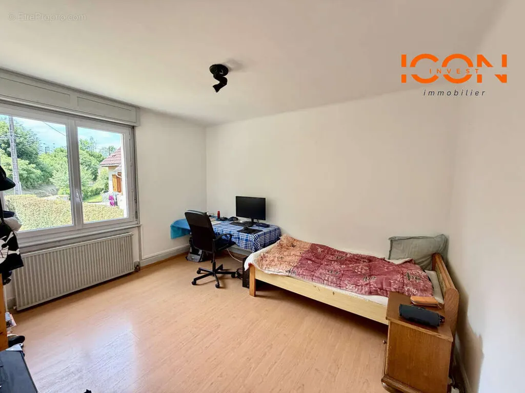 Chambres - Maison avec Jardin et Garage à Danjoutin