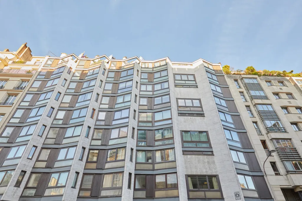 Välivaade - Duplex with Eiffel Tower View in Paris 16th