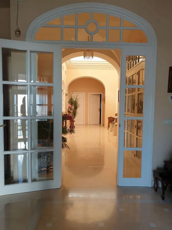hallway_entrance