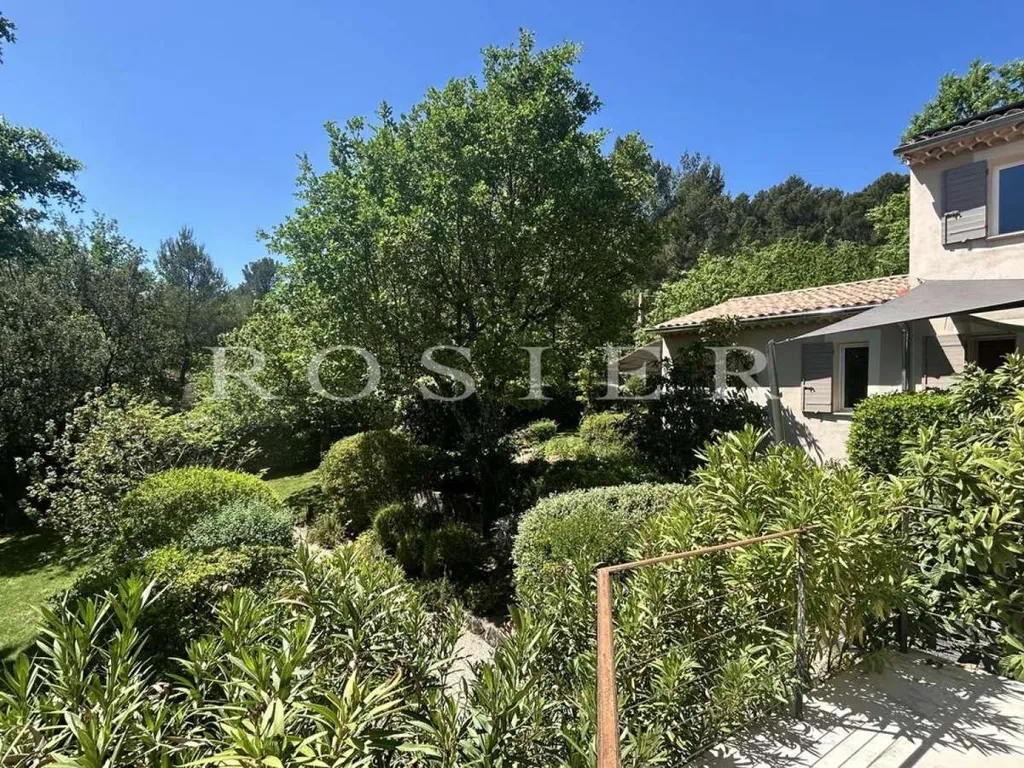 Exterior - Luxury Villa with Pool in Saint-Saturnin-lès-Apt