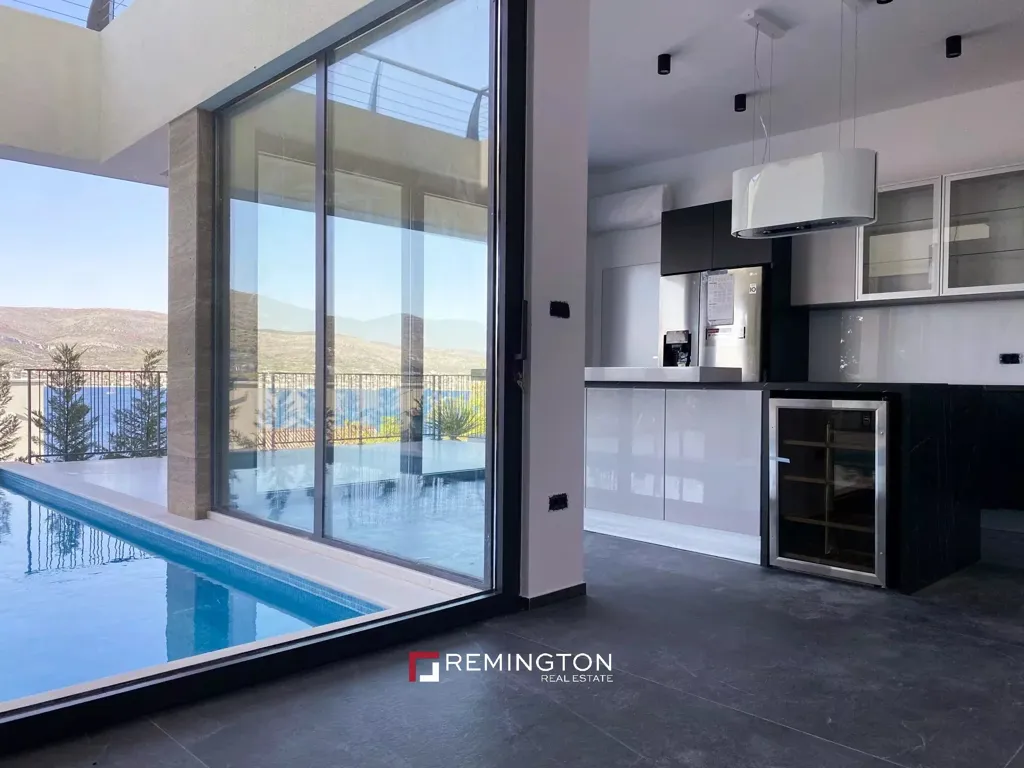 Bassein - Modern Villa with Sea View on Adriatic Coast