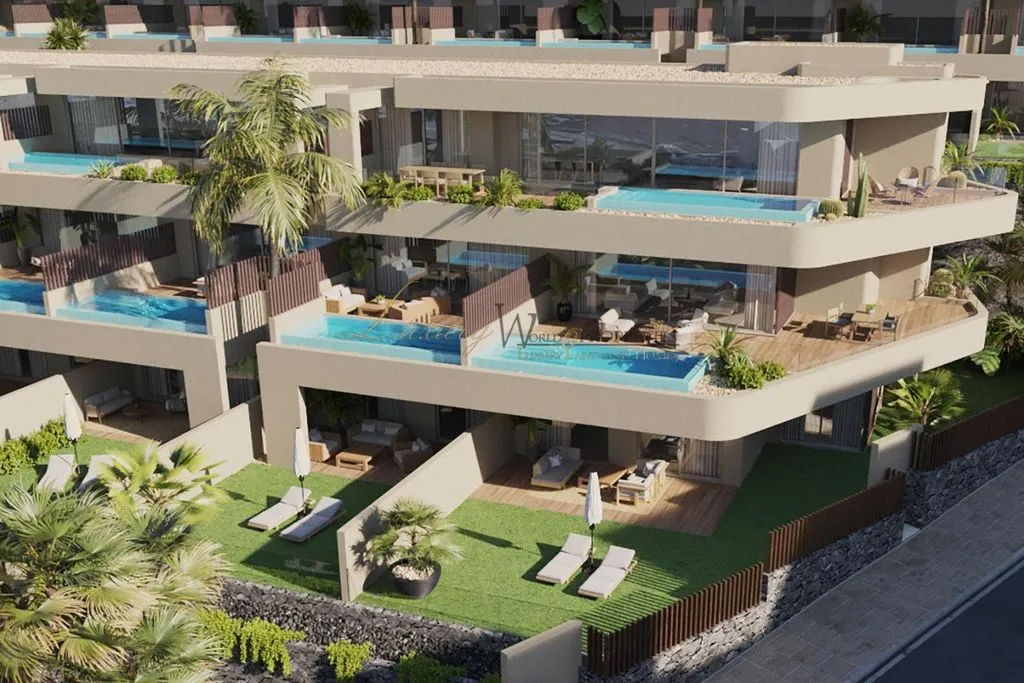 Luxury Penthouse with Private Pool in Rokabella