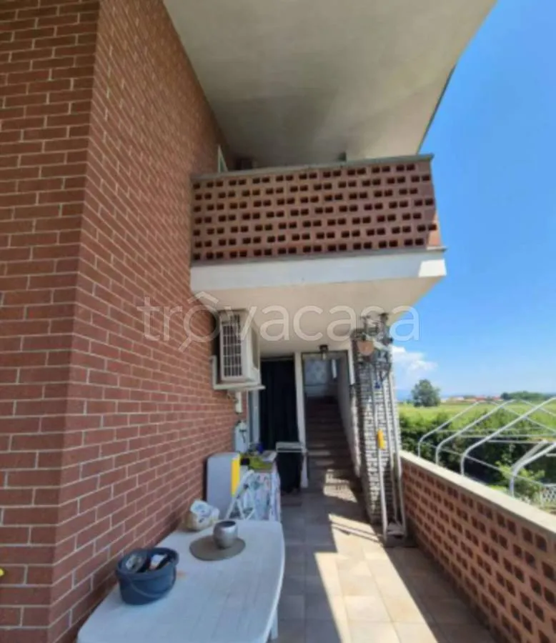 Villa with Garden in Bosconero