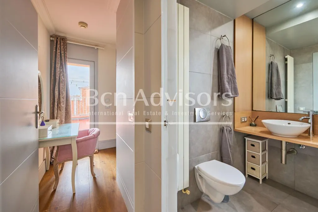 Vannitoad - Penthouse with Rooftop Pool in Dreta de l'Eixample, Barcelona