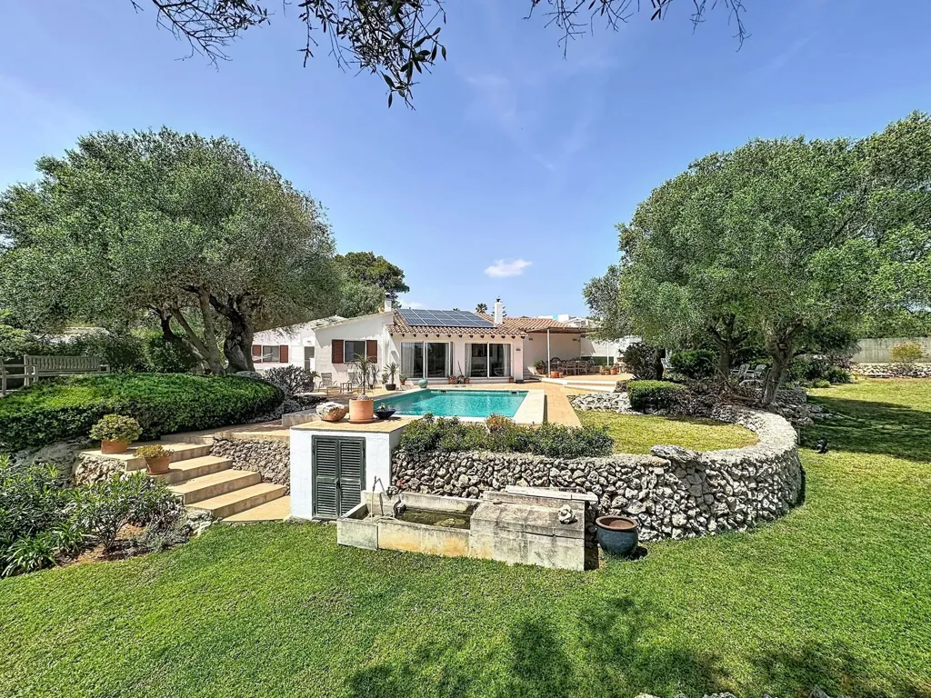 Bassein - Renovated Mediterranean House with Pool in Maó