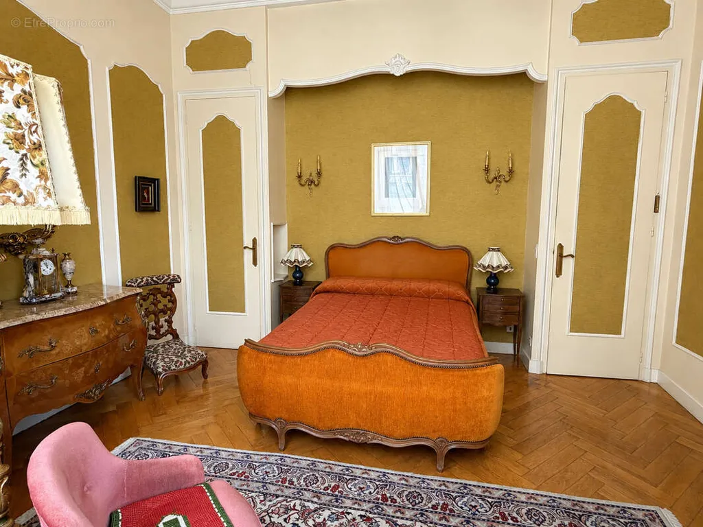 Camere da letto - Art Deco Apartment with Balcony in Saint-Étienne Centre
