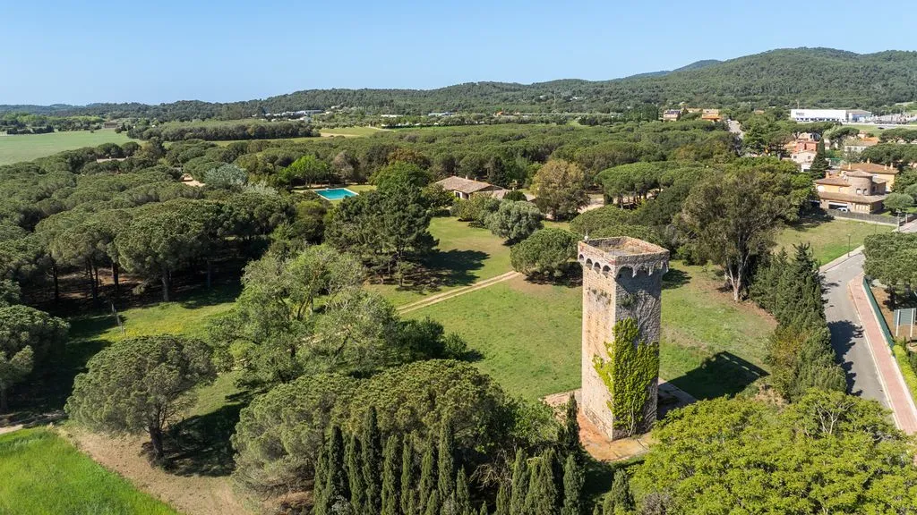 Vista aerea - Luxury House with Historic Tower in Mont-ras