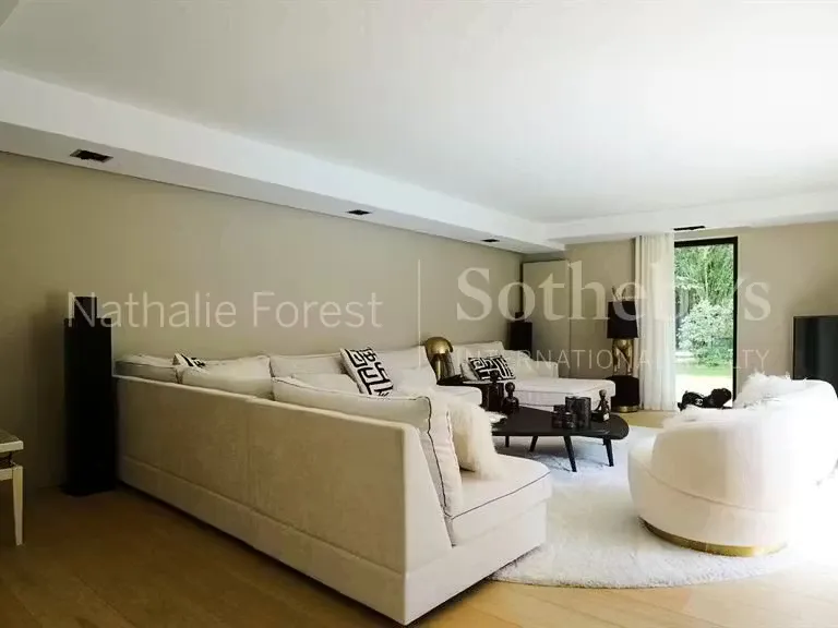 Maison Luxueuse avec Piscine à Bondues