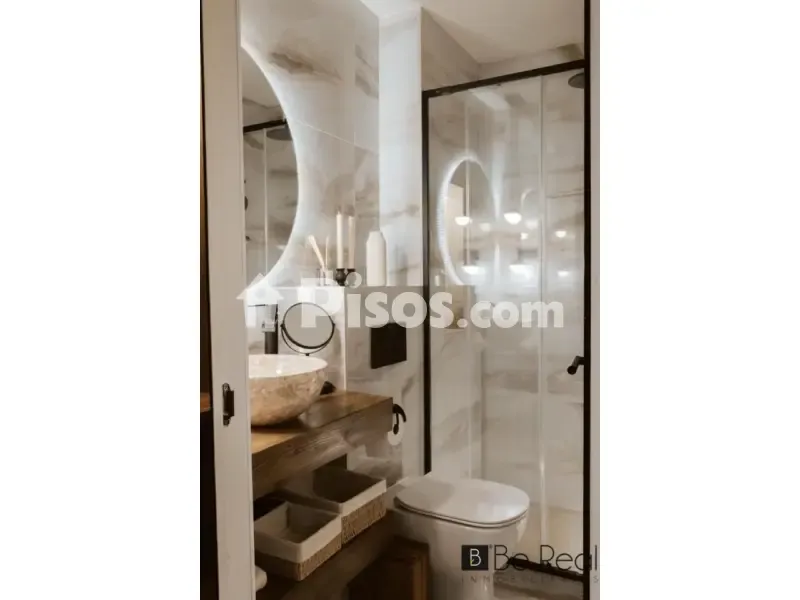 Bagni - Modern Flat with High-End Finish in Ciudad Lineal