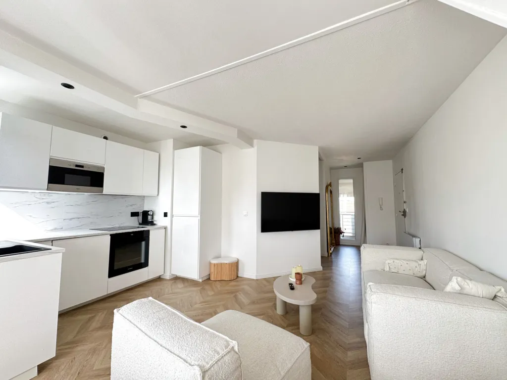 Elutuba - Renovated Duplex with Balcony in Pontault-Combault