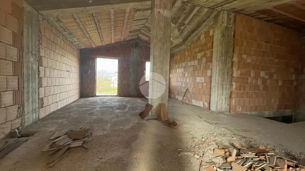 Pièces - Rustic Apartment with Independent Entry in Luzzi