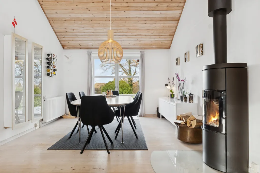 Söögituba - Architectural Villa with View in Kokkedal
