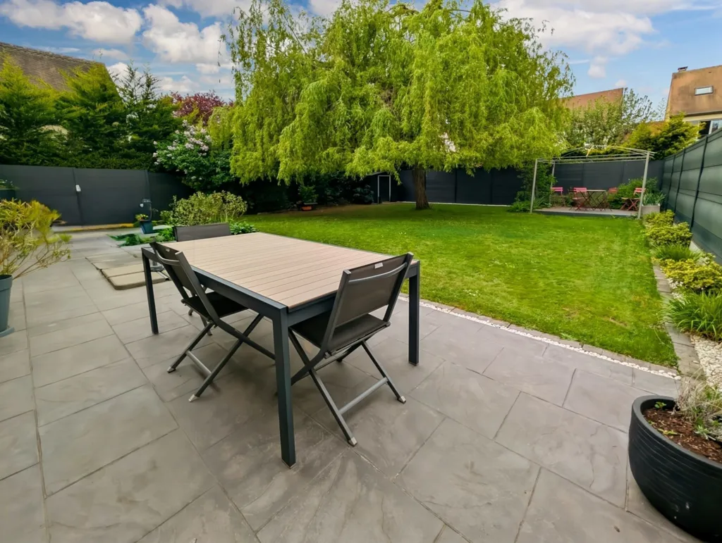 Aed - Luxury House with Garden in Guyancourt
