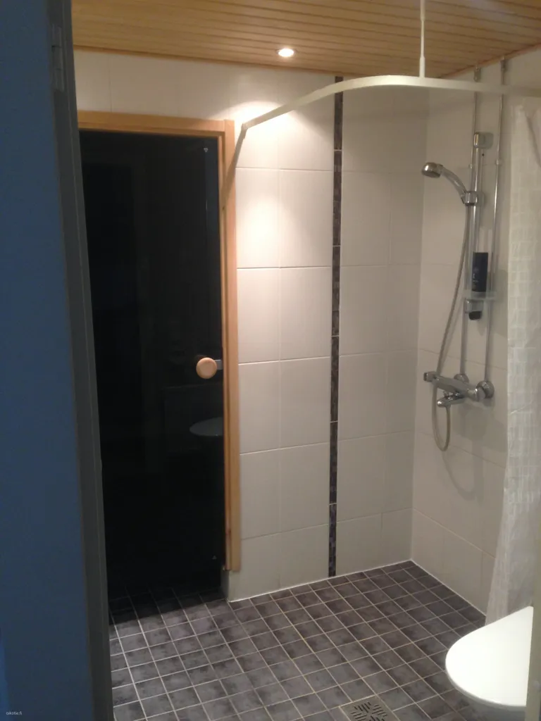 Bathrooms - Bright Penthouse with Sauna in Oulu