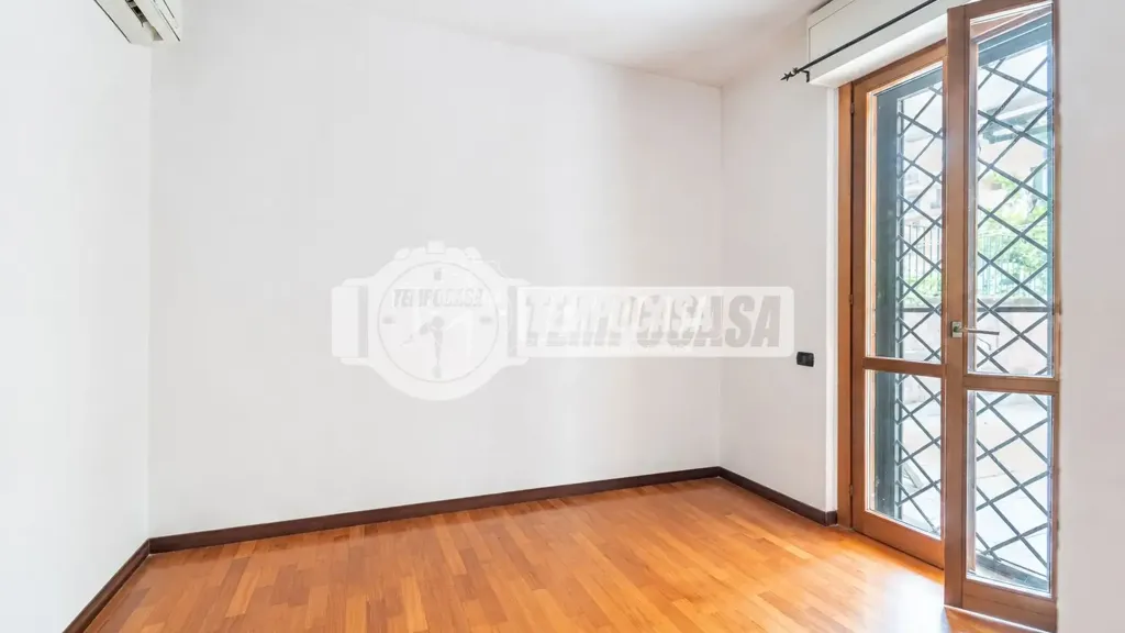 Pièces - Ground Floor Apartment with Garden in Rome