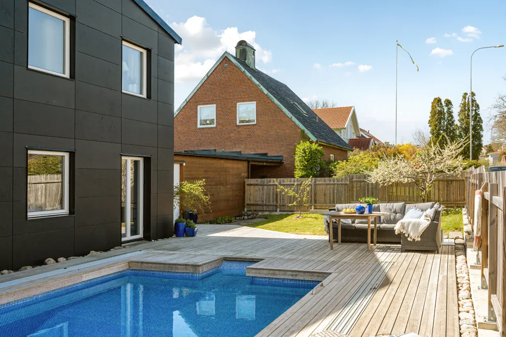 Pool - Villa with Pool in Långedrag