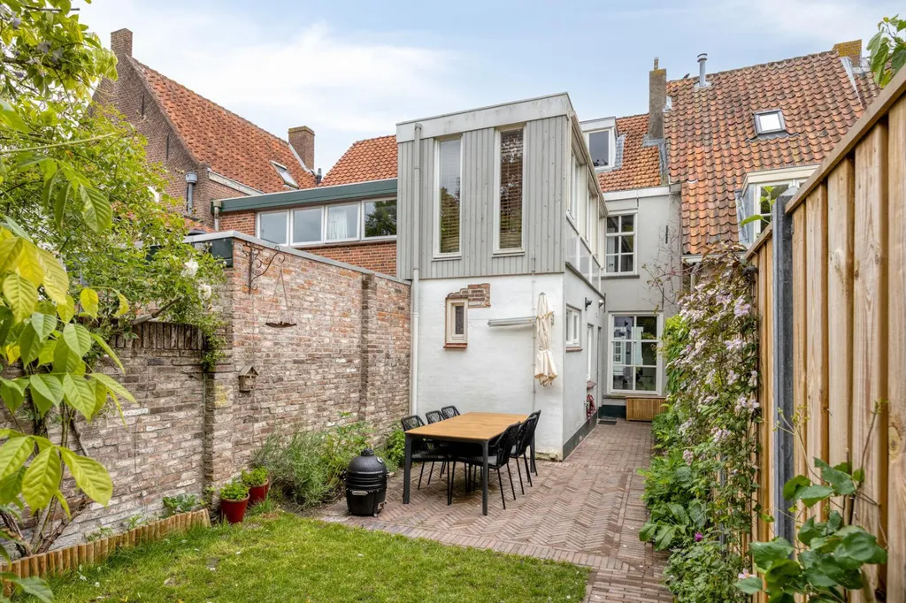 Aed - Charming House with Garden in Heusden