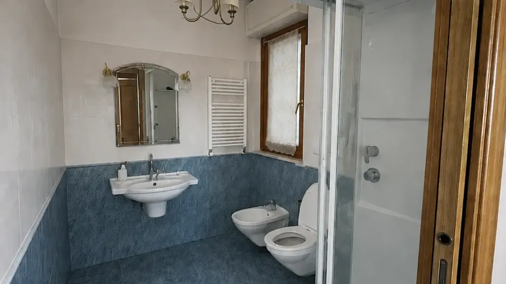 Salles de bain - Penthouse with Terrace in Rome