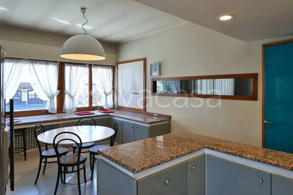 Köök - Villa with Private Garden in Gozzano