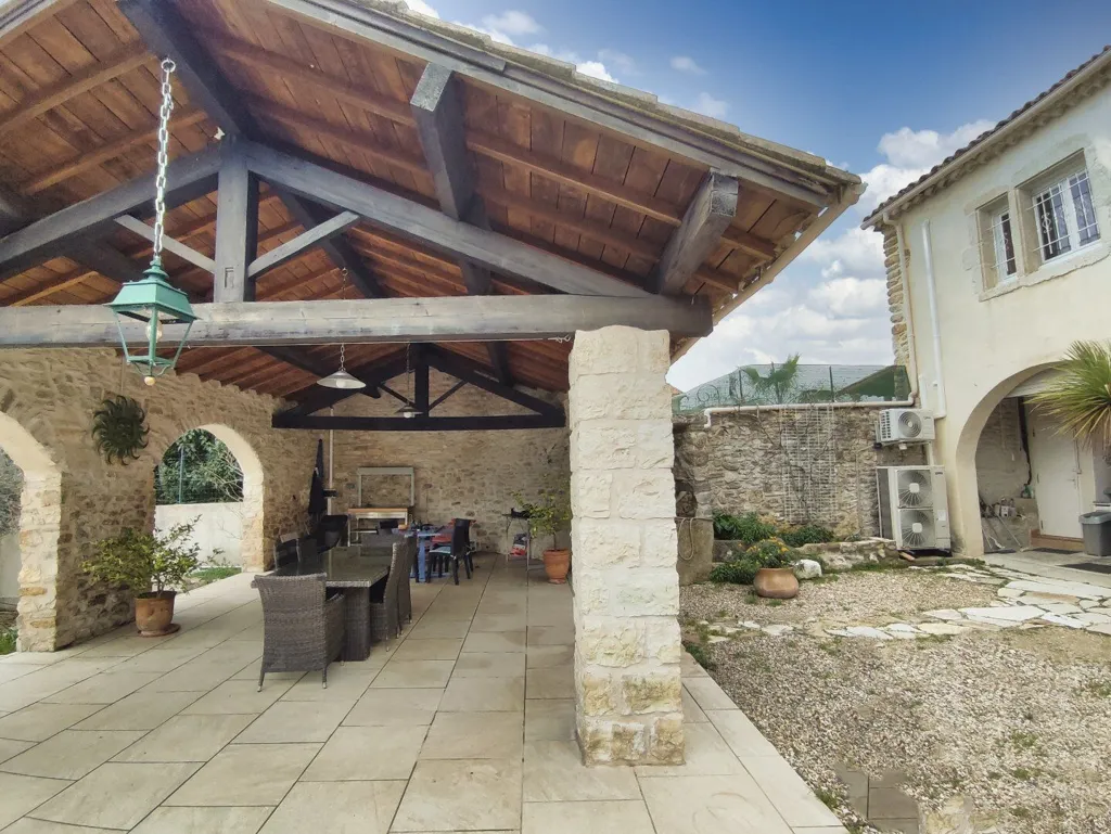 Terrasse - Demeure de Charme avec Piscine près d'Uzès