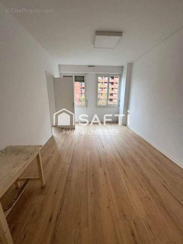 Stanze - Office with City Centre View in Toulouse