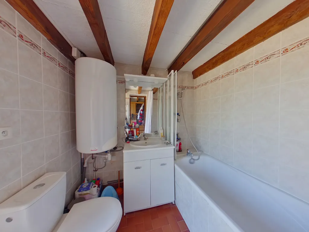 Salles de bain - Maison en Pierre avec Piscine à Journet