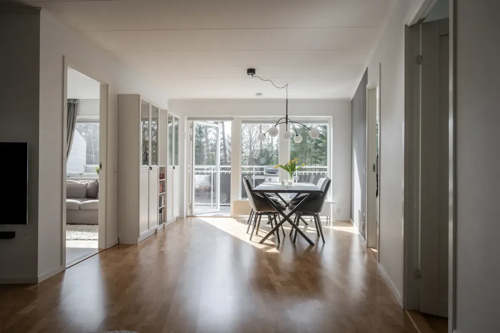 Salle à manger - Corner Flat with Balcony in Lyckebo Sjöstad