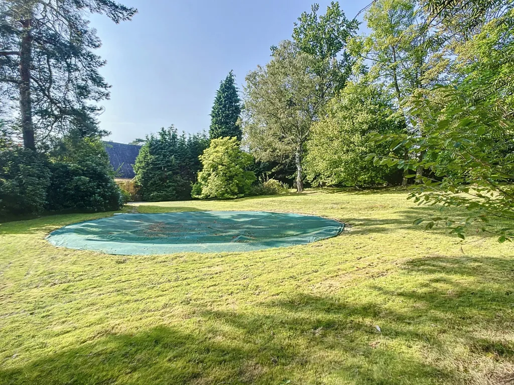 Jardin - Villa Charmante avec Piscine à Kraainem