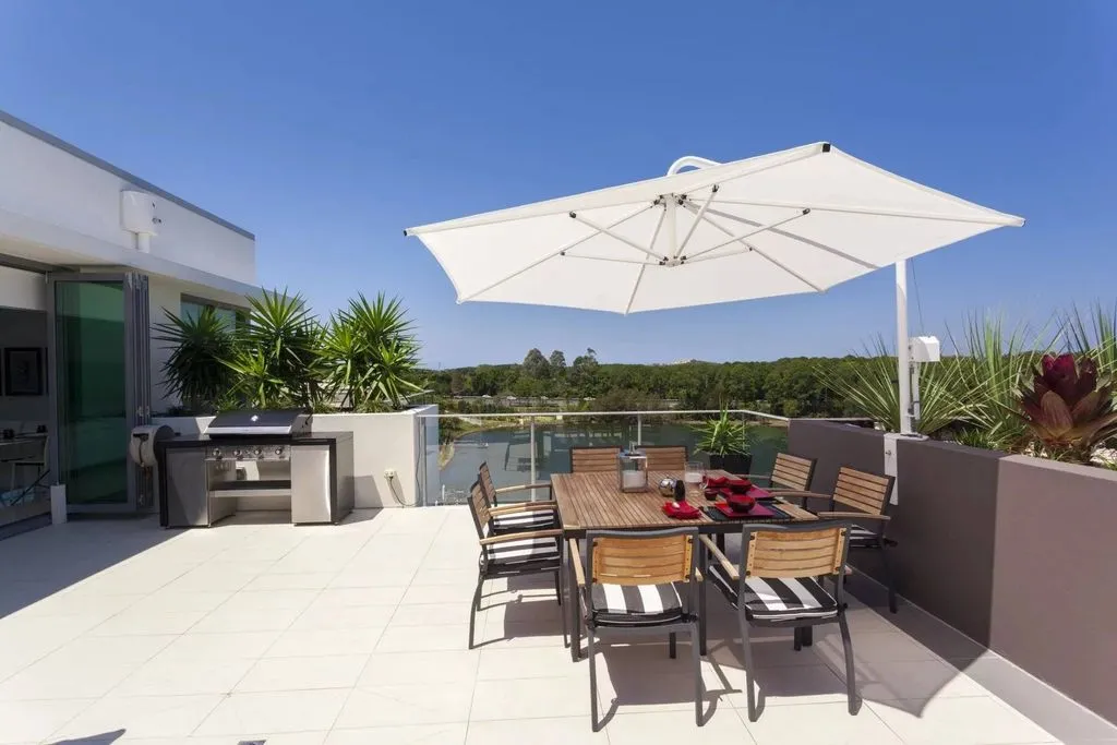 Terrace - Luxury Flat with Rooftop in Sartrouville