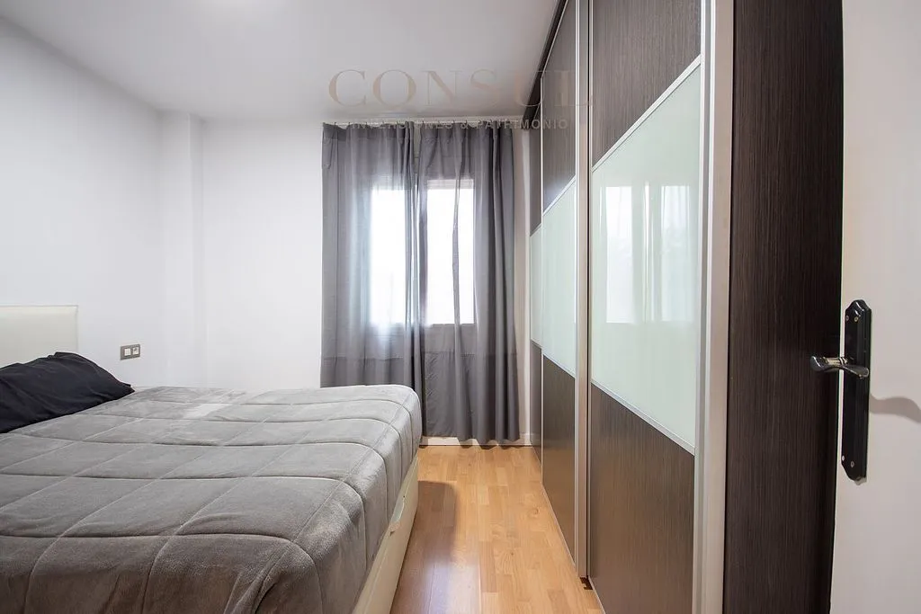 Chambres - 3-Bedroom Apartment with Balcony in La Banda